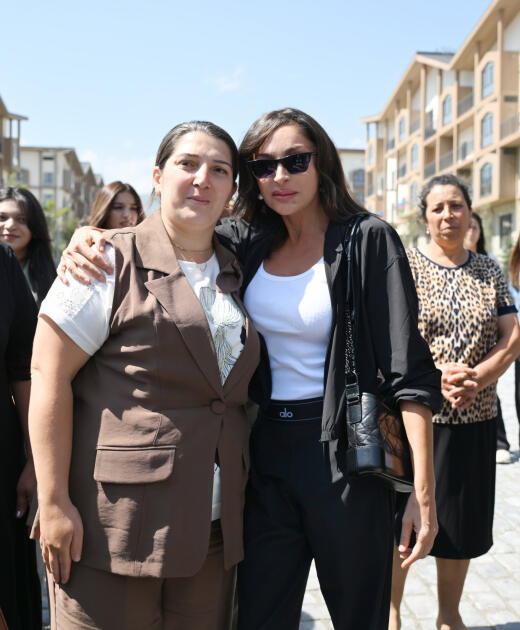 Prezident İlham Əliyev və Birinci xanım Mehriban Əliyevanın Kəlbəcər şəhərinin sakinləri ilə səmimi söhbəti