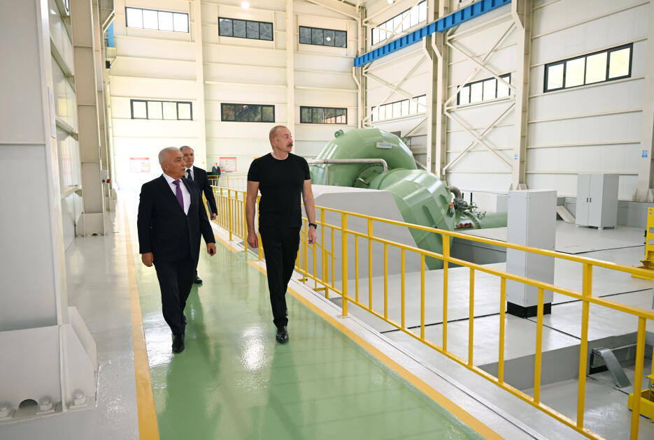 Президент Ильхам Алиев и Первая леди Мехрибан Алиева приняли участие в церемонии открытия малых гидроэлектростанций в селе Венг Кяльбаджарского района