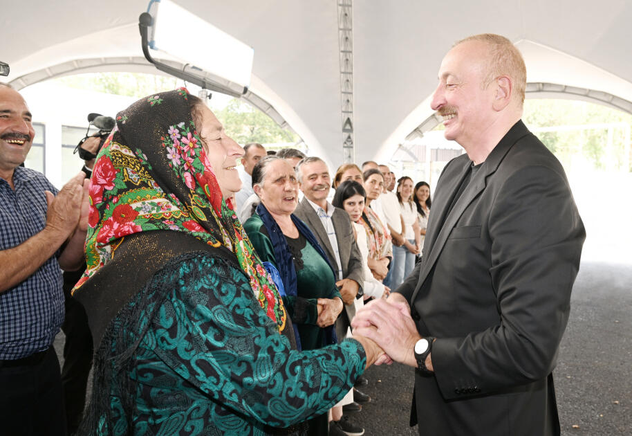 Президент Ильхам Алиев и Первая леди Мехрибан Алиева встретились с жителями сел Венгли и Кёлатаг Агдеринского района