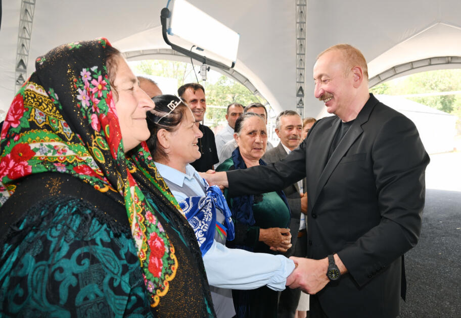 Президент Ильхам Алиев и Первая леди Мехрибан Алиева встретились с жителями сел Венгли и Кёлатаг Агдеринского района