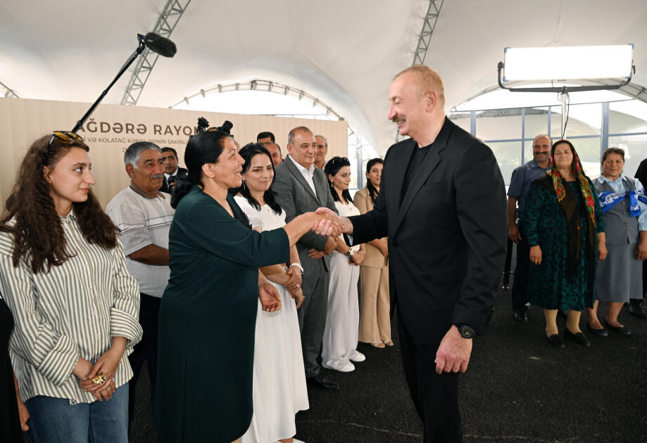 Президент Ильхам Алиев и Первая леди Мехрибан Алиева встретились с жителями сел Венгли и Кёлатаг Агдеринского района