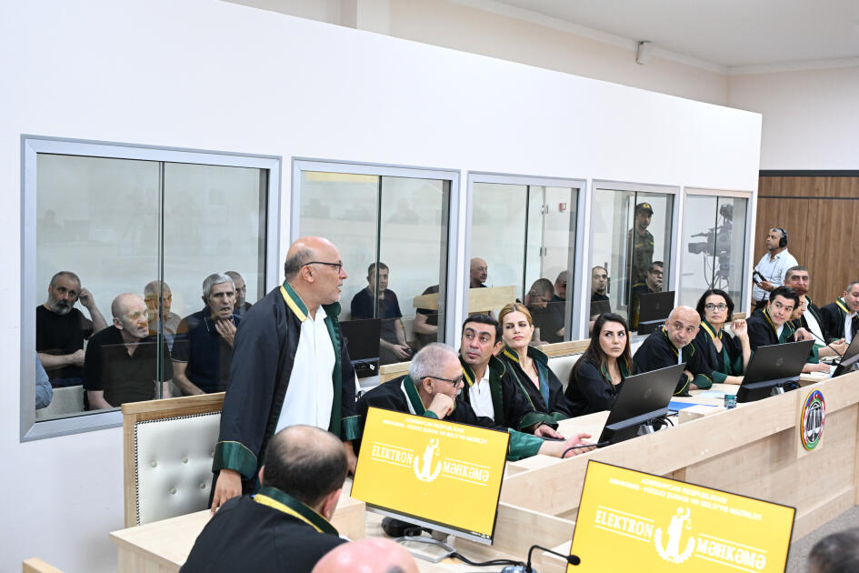 Ermənistan silahlı qüvvələrinin Xocalıya, Laçına, Kəlbəcərə, Qubadlıya hücumları nəticəsində məcburi köçkün düşmüş, yaralanmış, doğmaları öldürülmüş şəxslər məhkəmədə ifadə veriblər