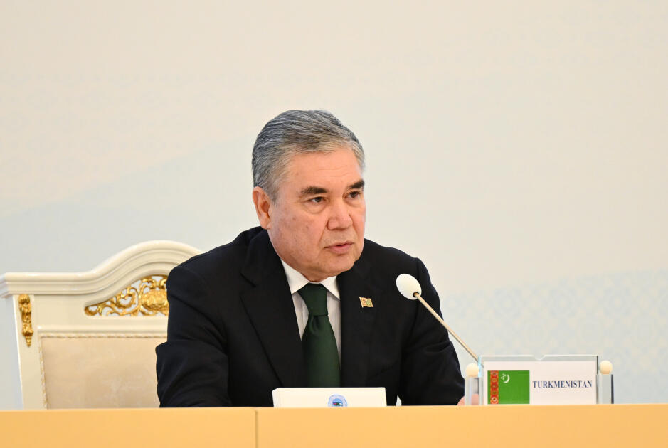 В Туркменбаши Президент Ильхам Алиев, Гурбангулы Бердымухамедов и Шавкат Мирзиёев выступили с совместными заявлениями для прессы