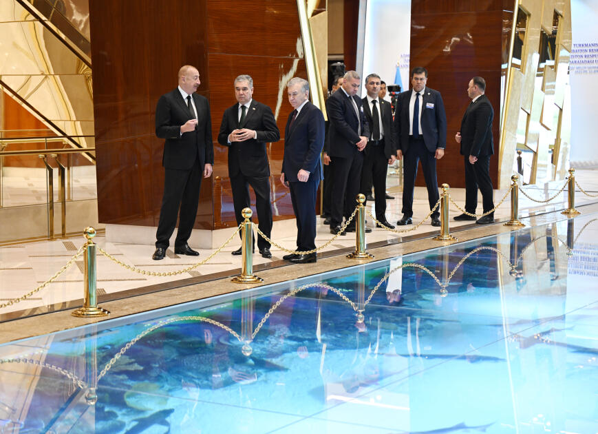 Türkmənbaşı şəhərində Prezidenti İlham Əliyev, Qurbanqulu Berdiməhəmmədov və Şavkat Mirziyoyev arasında yüksəksəviyyəli görüş keçirilib