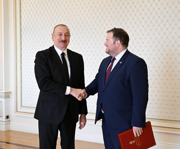 Президент Ильхам Алиев принял Государственного министра Великобритании и Северной Ирландии