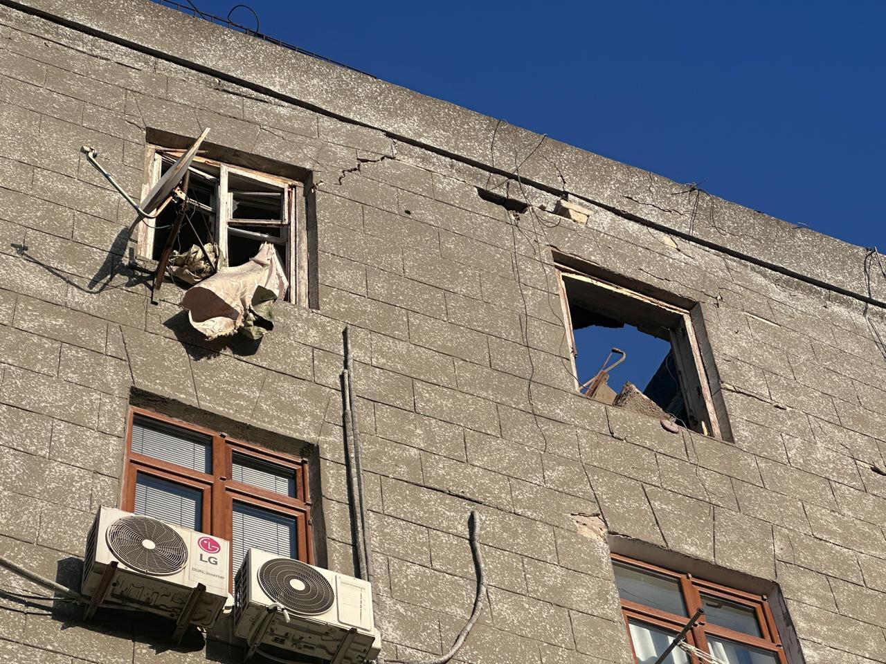 В Баку произошел взрыв в квартире пятиэтажного жилого дома