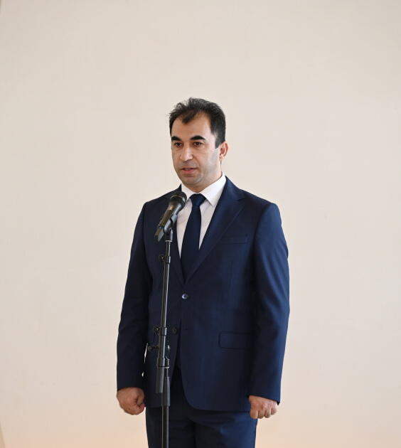 Heydər Əliyev Fondunun vitse-prezidenti Leyla Əliyeva və Arzu Əliyeva Çin dili kurslarının iştirakçılarına sertifikatlar təqdim ediblər