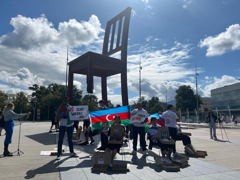 Azərbaycanlı itkinlərin ailə üzvləri ilk dəfə xarici ölkədə aksiya keçirib