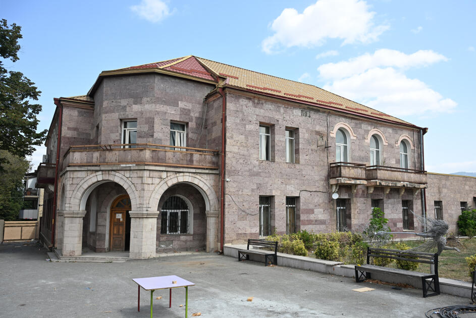 Xankəndidə qondarma rejimin “XİN”inin binasının söküntüsünə başlanılıb