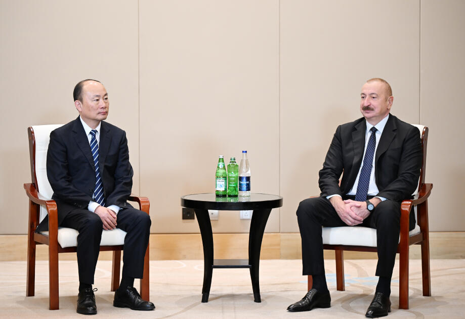 Президент Ильхам Алиев встретился с председателем компании China National Chemical Engineering