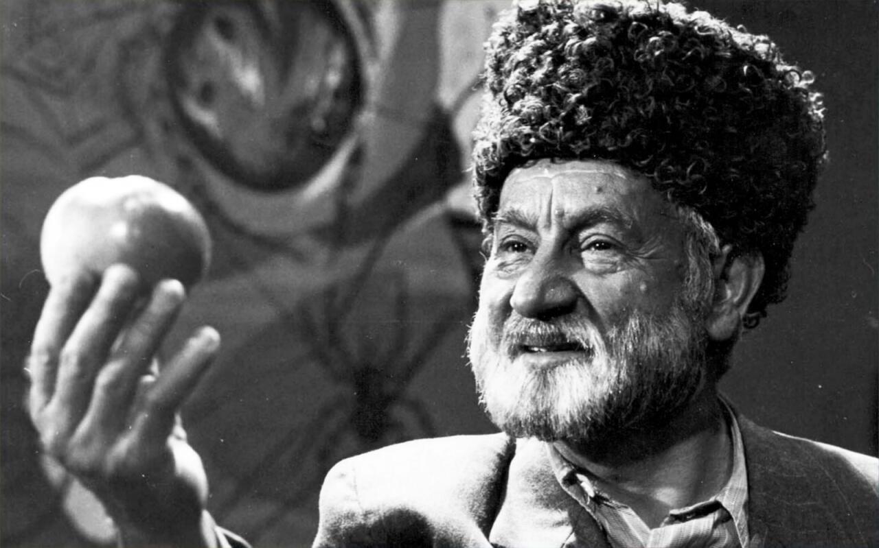 Как азербайджанский садовод вырастил бессемянные яблоки счастья