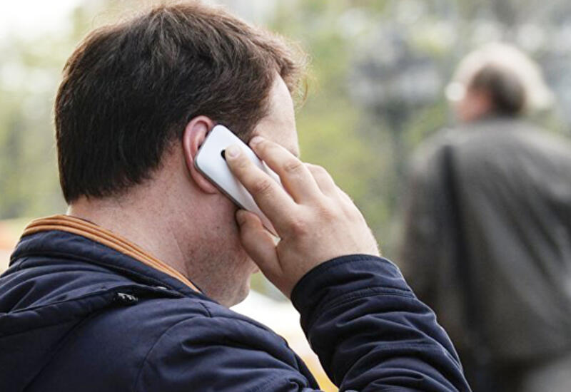 Telefonda icra başçısını təhqir etdi