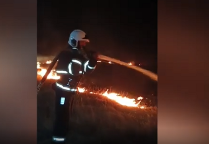 Füzulidə açıq sahədə yanğın olub