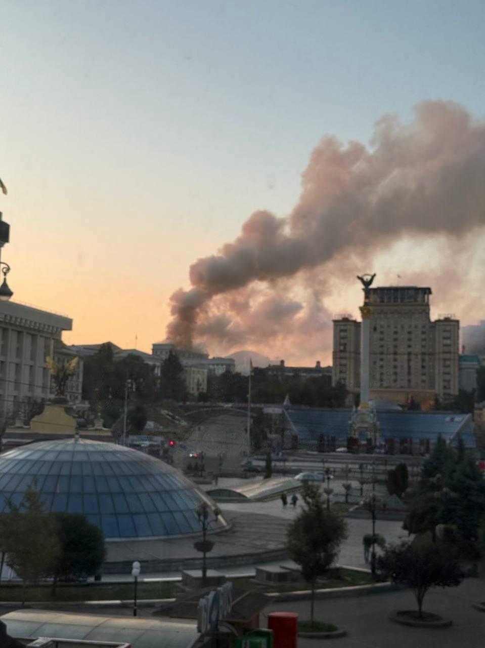 Здание Кабмина Украины пострадало в результате атаки ВС РФ
