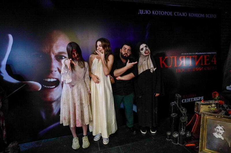 В Баку прошел предпремьерный показ хоррора "Заклятие 4: Последний обряд"