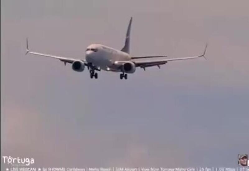 Жесткая посадка самолета без шасси попала на видео