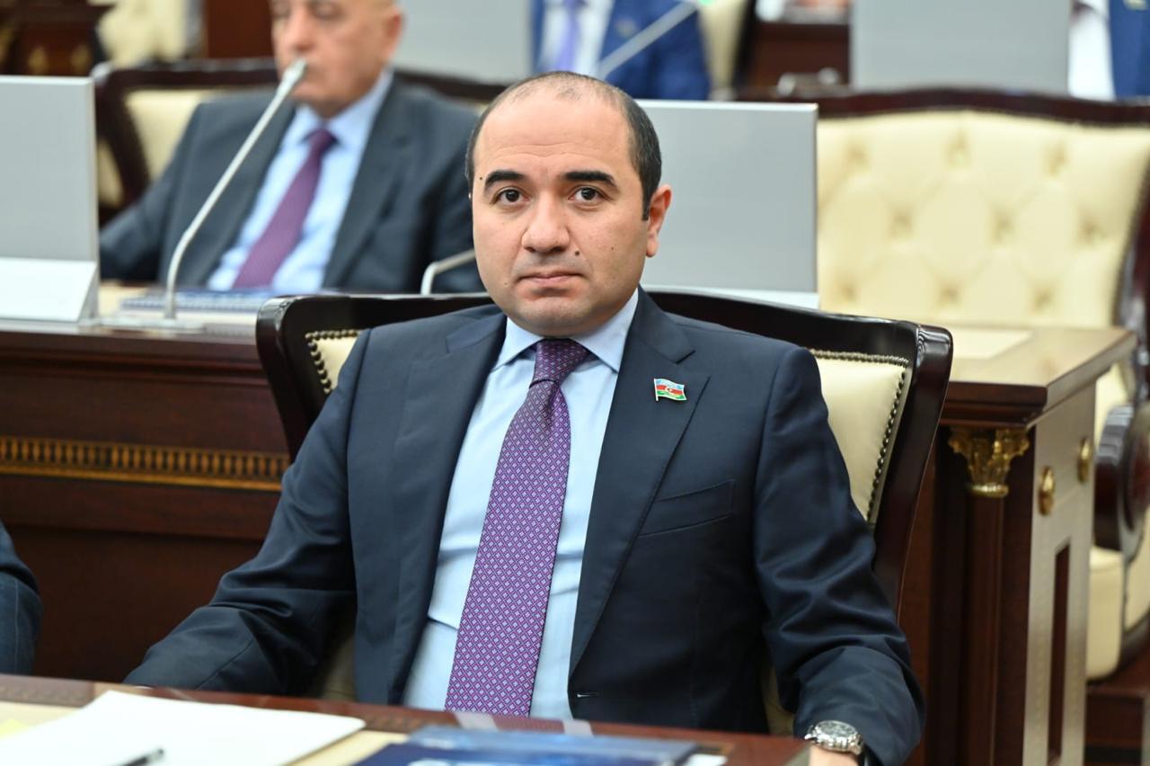 Azerbajdžan krepi strateško partnerstvo z ZDA in poudarja pomen miru z Armenijo