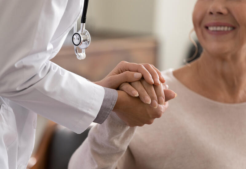 Назван простой способ улучшить сон для пожилых