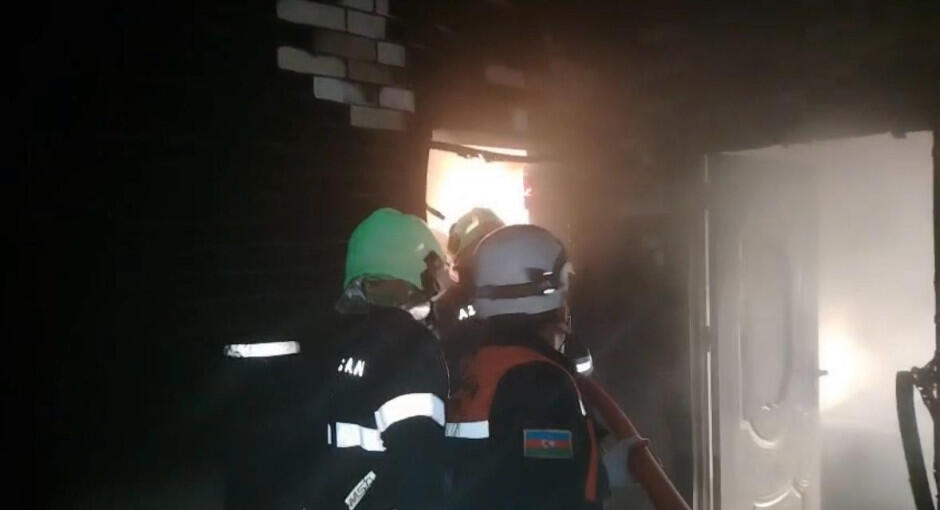 Xırdalanda çoxmərtəbəli yaşayış binasında yanğın