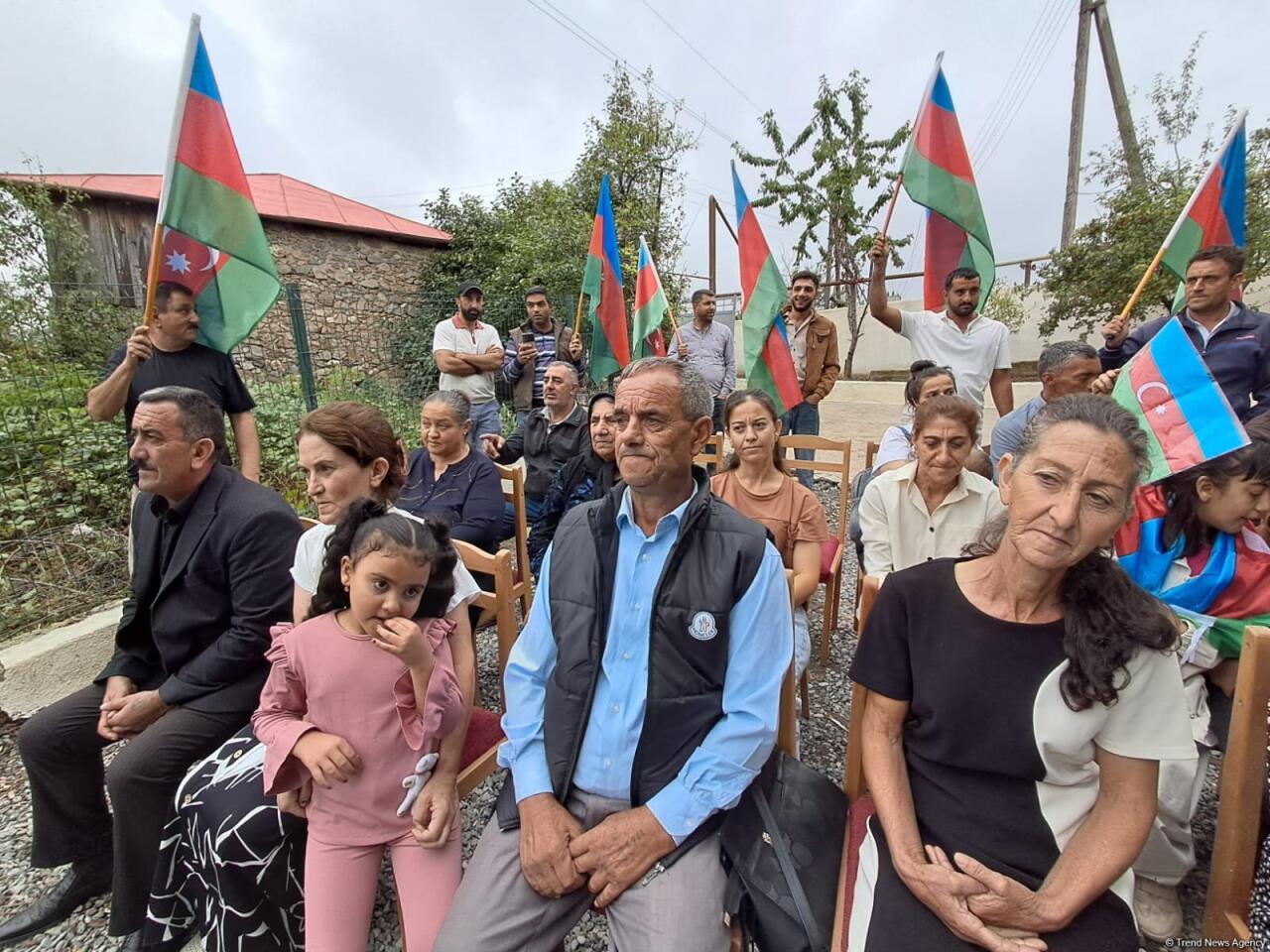 Вернувшимся в Сеидбейли семьям вручены ключи от домов