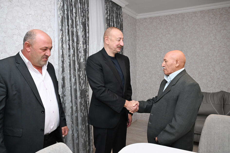 Prezident İlham Əliyev Xocavənd rayonunun Qırmızı Bazar qəsəbəsində olub