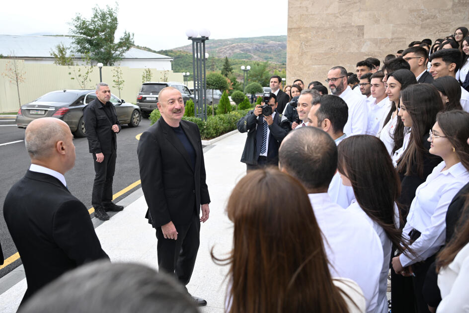 Prezident İlham Əliyev Qarabağ Universitetinin Klinikası binasının, Tibb və sağlamlıq elmləri fakültəsinin tədris korpusunun açılışında iştirak edib