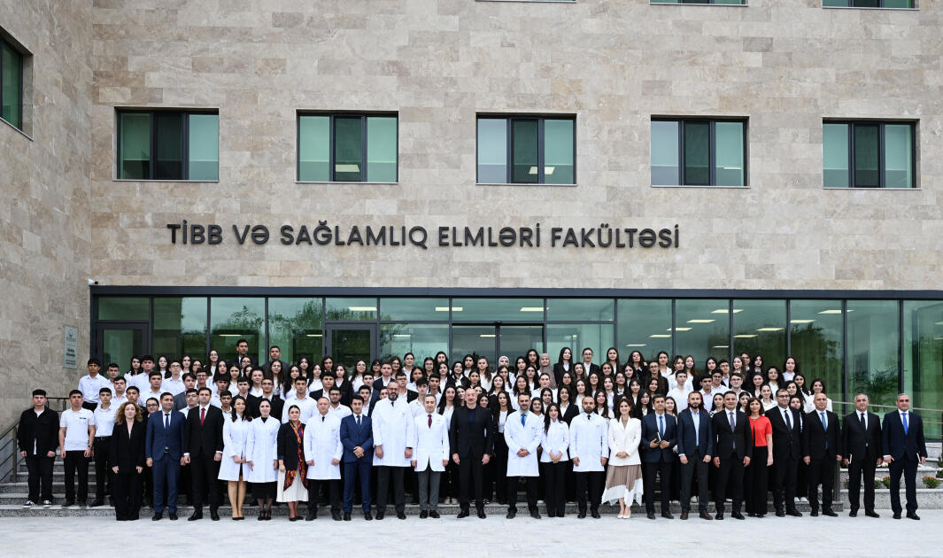Prezident İlham Əliyev Qarabağ Universitetinin Klinikası binasının, Tibb və sağlamlıq elmləri fakültəsinin tədris korpusunun açılışında iştirak edib