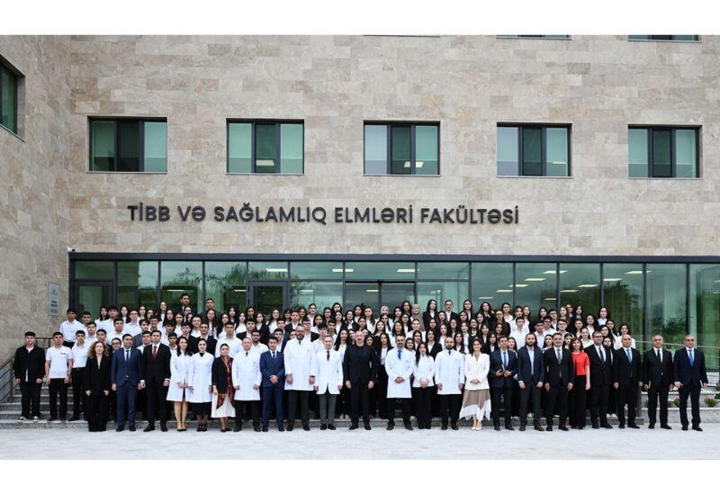Prezident İlham Əliyev Qarabağ Universitetinin Klinikası binasının, Tibb və sağlamlıq elmləri fakültəsinin tədris korpusunun açılışında iştirak edib