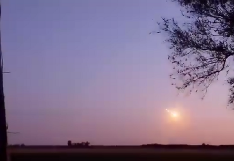 Яркий метеор в небе Аргентины