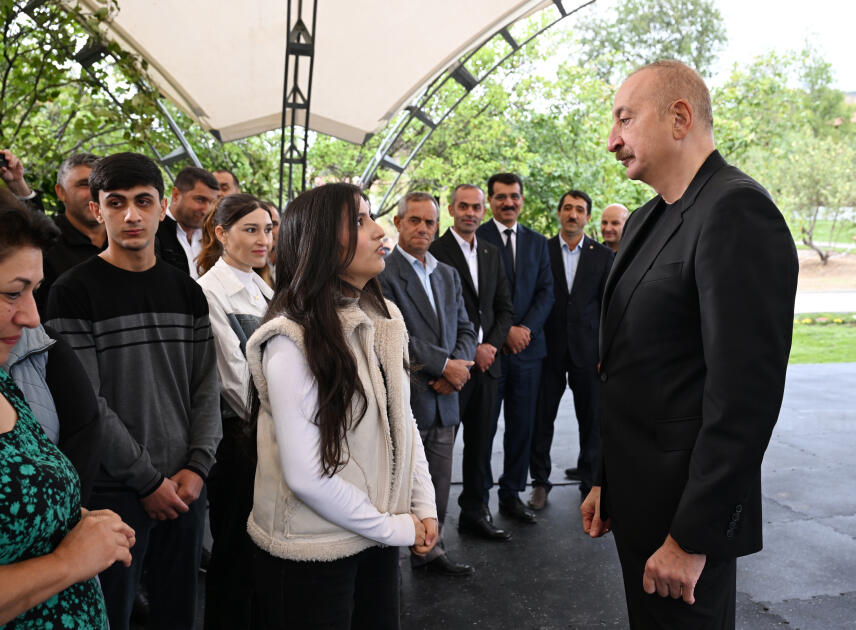 Президент Ильхам Алиев встретился с жителями сел Бадара, Дашбулаг, Сейидбейли и Шушакенд Ходжалинского района