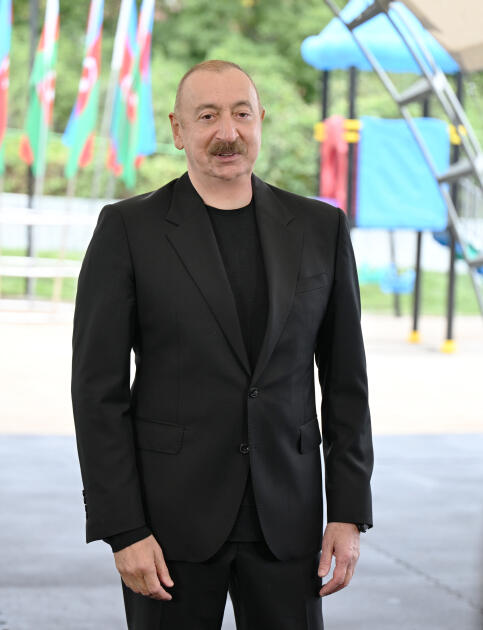 Президент Ильхам Алиев встретился с жителями сел Бадара, Дашбулаг, Сейидбейли и Шушакенд Ходжалинского района