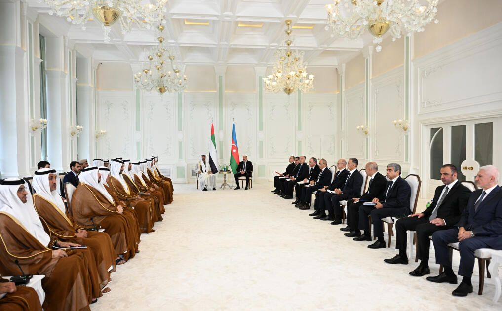 Prezidentlər İlham Əliyevin və Şeyx Məhəmməd bin Zayed Al Nəhyanın geniş tərkibdə görüşü olub, Azərbaycan-Birləşmiş Ərəb Əmirlikləri sənədləri mübadilə edilib