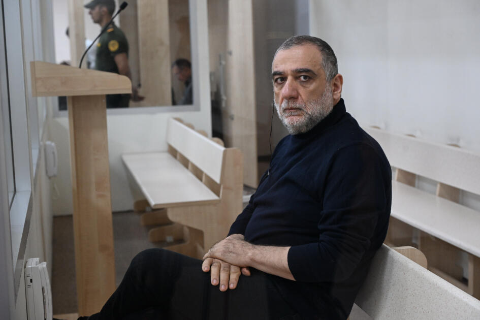 Ruben Vardanyan “Ermənistanın Baş naziri Nikol Paşinyanın, ATƏT-in Minsk qrupunun üzvlərinin və BQXK nümayəndələrinin dindirilməsini” məhkəmədən xahiş edib