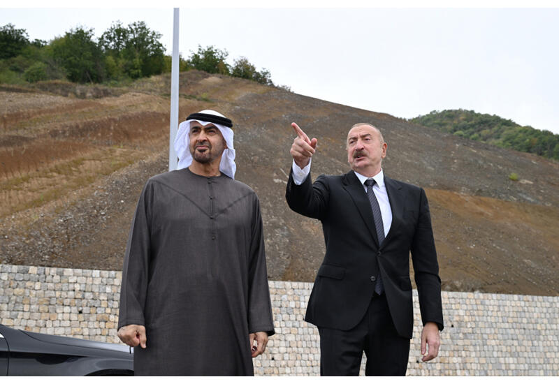 Prezident İlham Əliyev və Şeyx Məhəmməd bin Zayed Al Nəhyan Şuşa rayonunun Daşaltı kəndinin fonunda şəkil çəkdiriblər