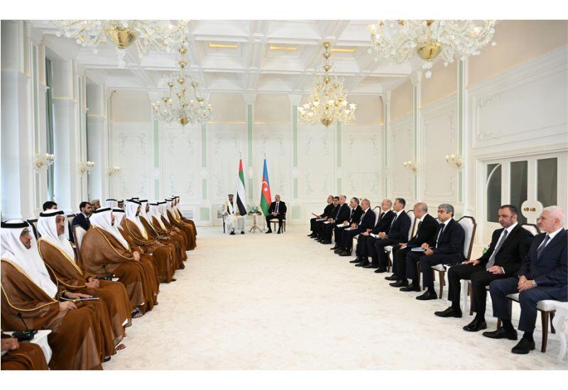 Prezidentlər İlham Əliyevin və Şeyx Məhəmməd bin Zayed Al Nəhyanın geniş tərkibdə görüşü olub, Azərbaycan-Birləşmiş Ərəb Əmirlikləri sənədləri mübadilə edilib