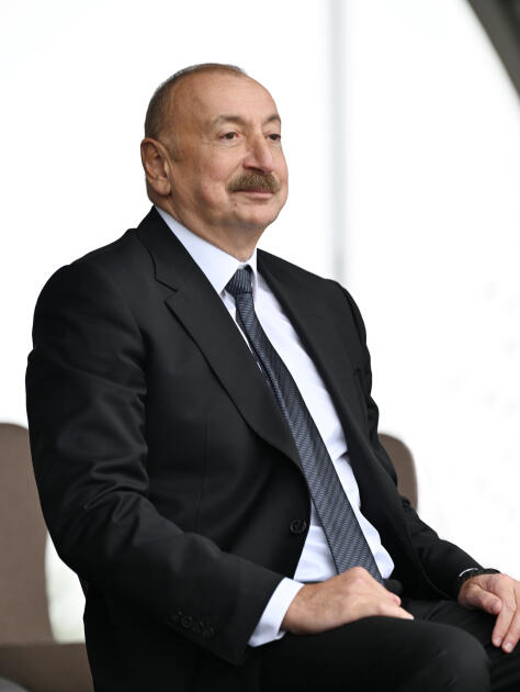 Президенты Ильхам Алиев и Шейх Мухаммед бен Заид Аль Нахайян посмотрели шоу карабахских скакунов на Джыдыр дюзю