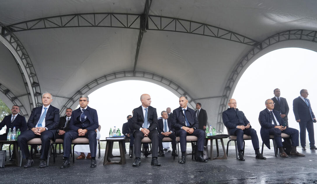 Prezidentlər İlham Əliyev və Şeyx Məhəmməd bin Zayed Al Nəhyan Cıdır düzündə Qarabağ atlarının şousunu izləyiblər