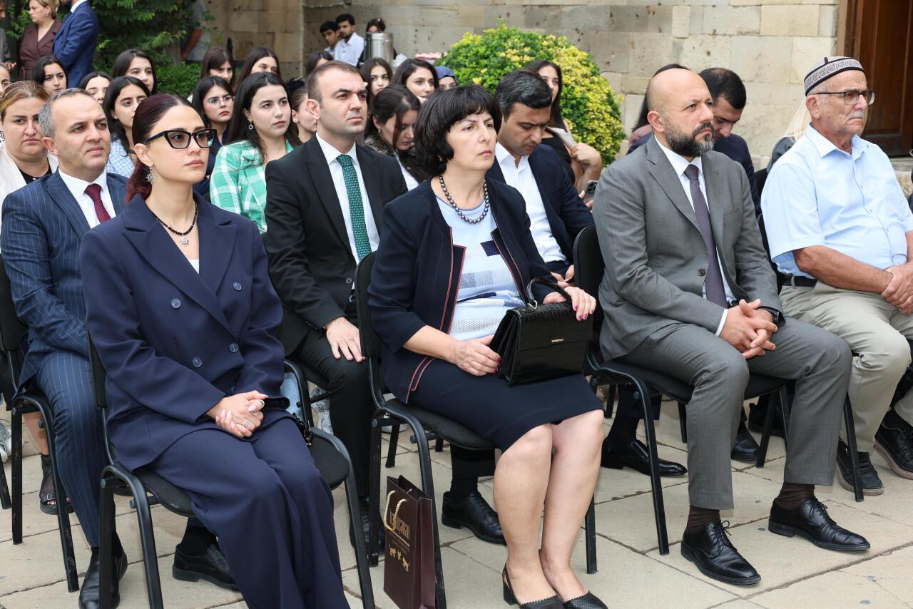 Şirvanşahlar Sarayı Kompleksində Bədr Şirvaninin “Divan” əsərinin təqdimatı və elmi-praktiki konfrans keçirilib