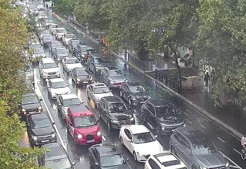Bakıda hazırda sıxlıq müşahidə olunan yollar açıqlanıb