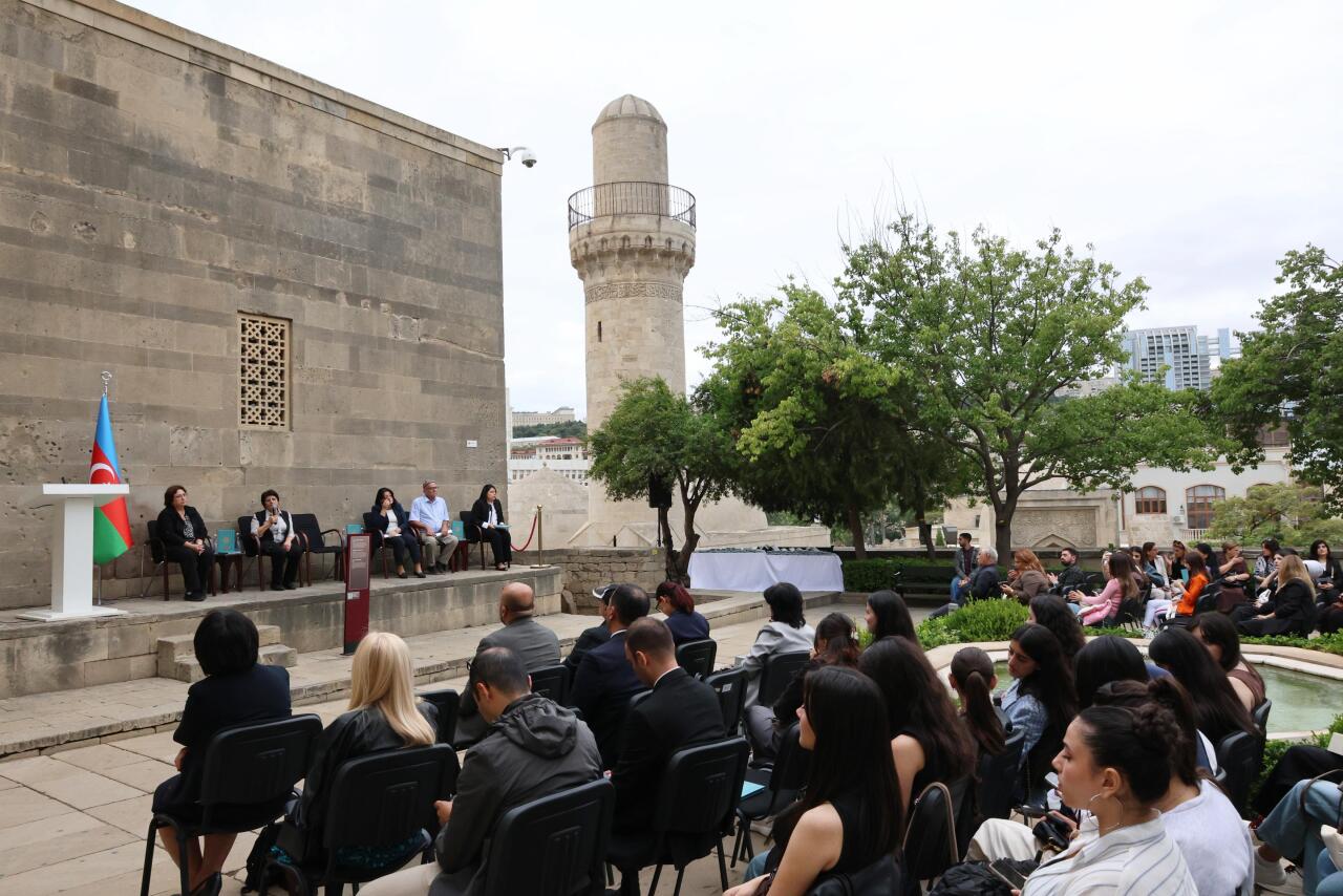 Şirvanşahlar Sarayı Kompleksində Bədr Şirvaninin “Divan” əsərinin təqdimatı və elmi-praktiki konfrans keçirilib