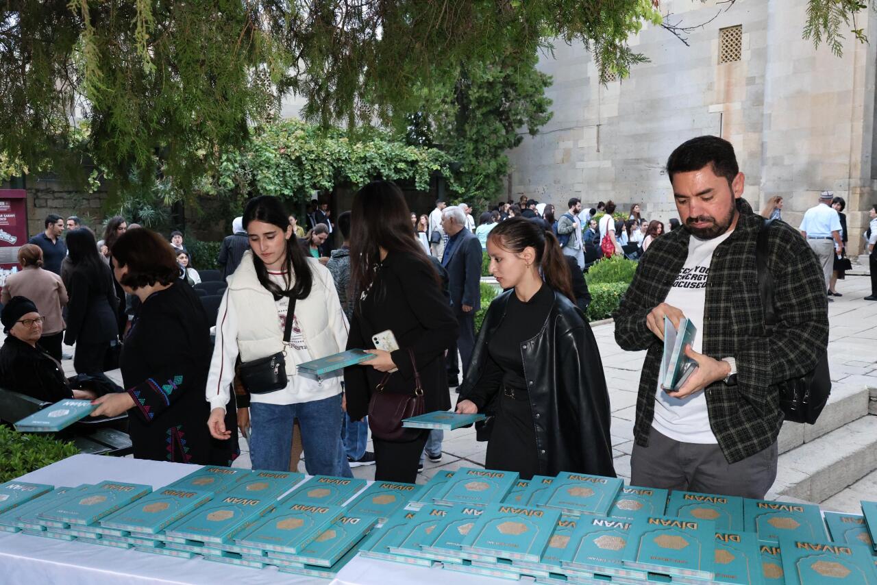 Şirvanşahlar Sarayı Kompleksində Bədr Şirvaninin “Divan” əsərinin təqdimatı və elmi-praktiki konfrans keçirilib