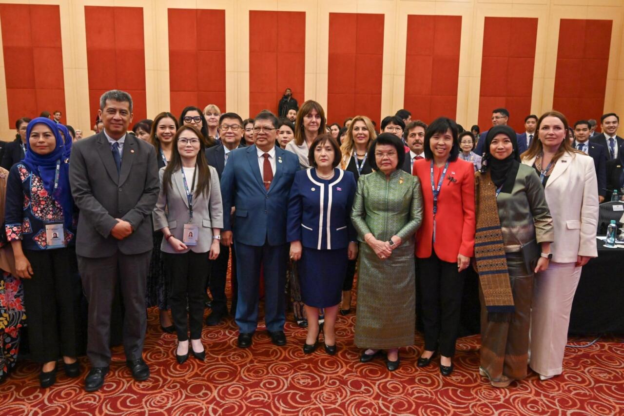 Milli Məclisin sədri Sahibə Qafarova Malayziyada AİPA-nın 2-ci Qadın Siyasi Liderlər Forumunda çıxış edib