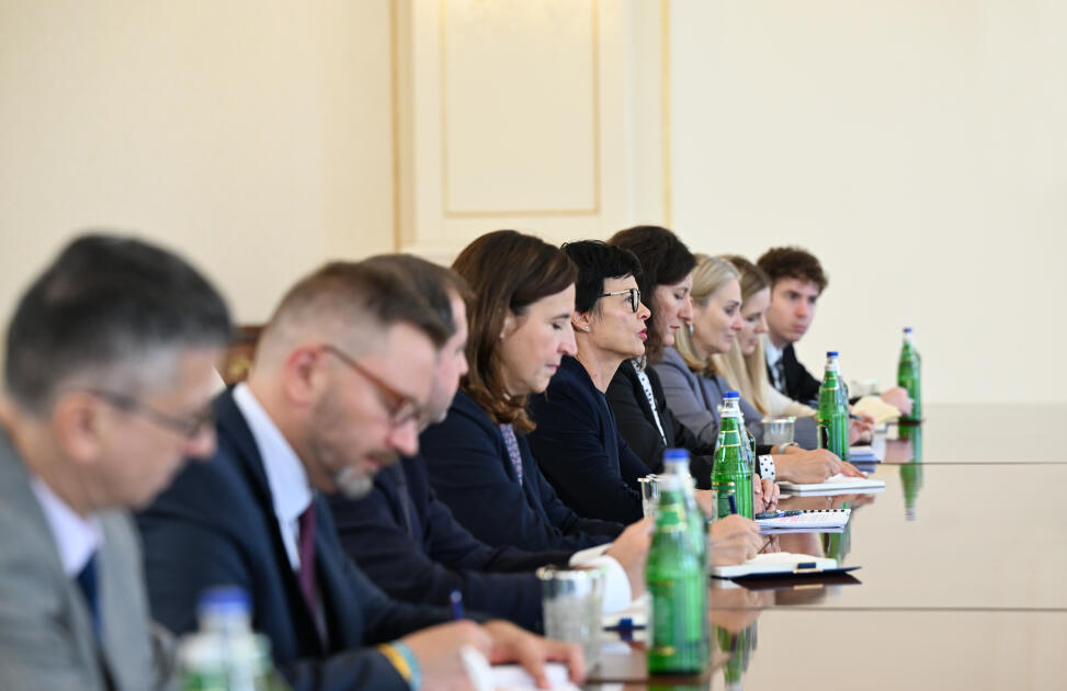 Президент Ильхам Алиев принял комиссара Европейского Союза по вопросам расширения