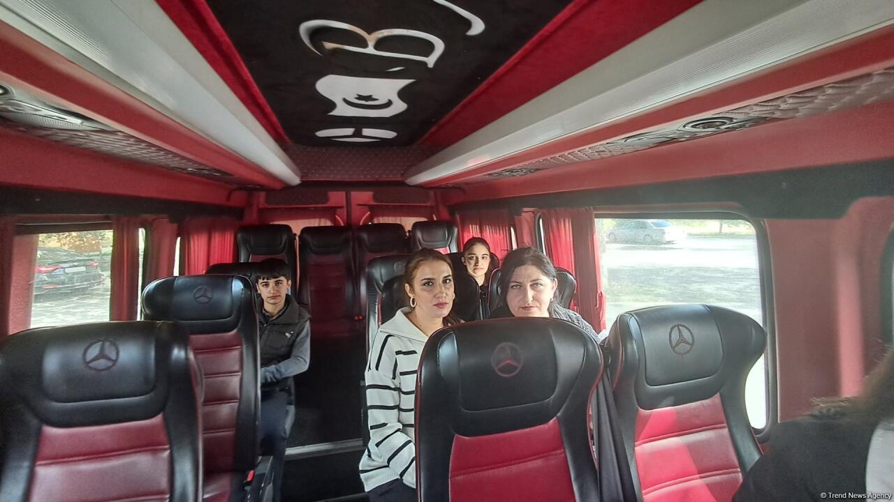 В Кяльбаджар возвращается очередная группа бывших вынужденных переселенцев