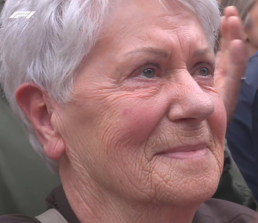 Бабушка Ферстаппена расплакалась после его победы в Баку