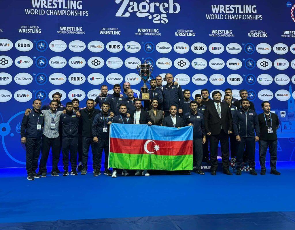 Сборная Азербайджана по борьбе заняла второе место на чемпионате мира