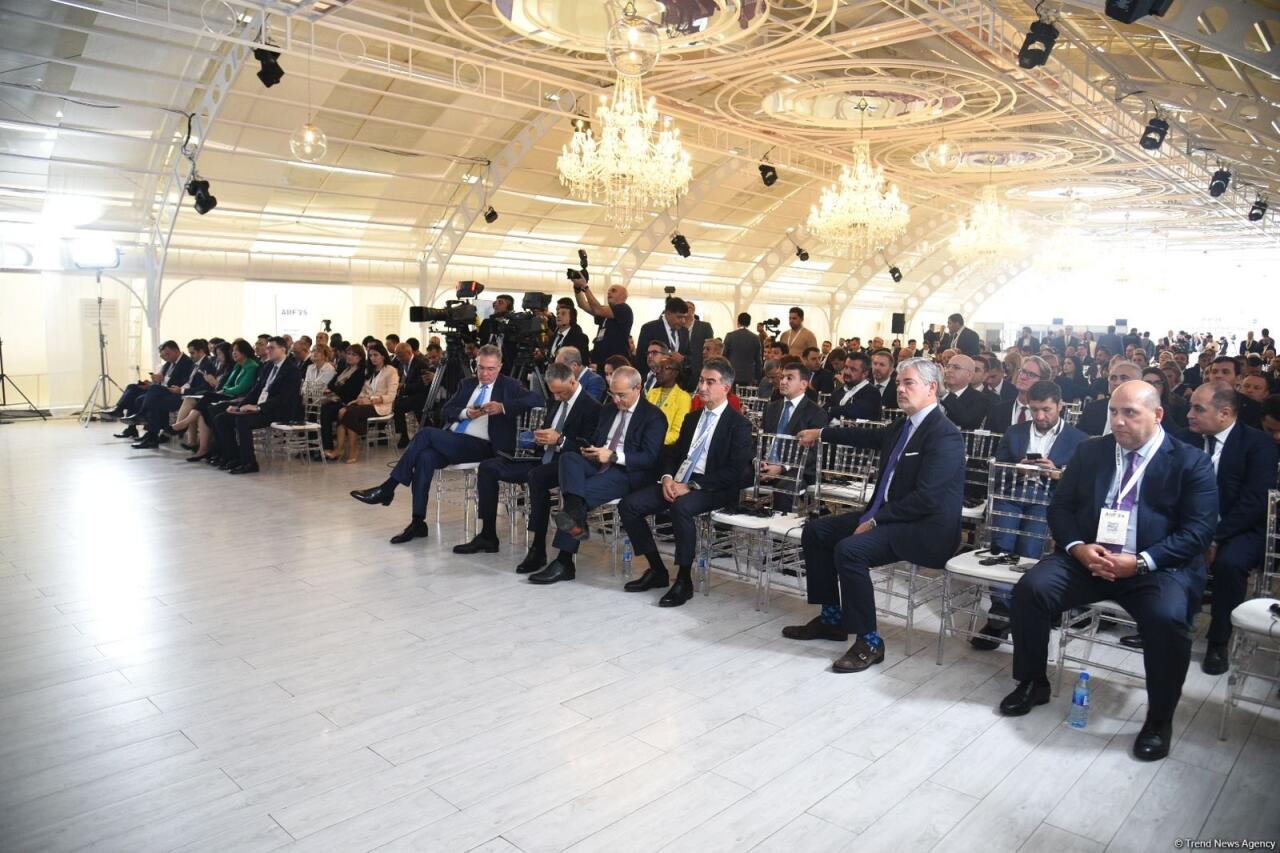 Bakıda 1-ci Azərbaycan Beynəlxalq İnvestisiya Forumu keçirilib