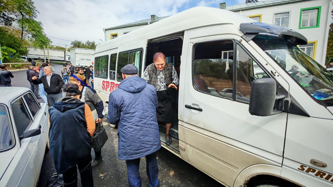 В село Гасанриз Агдеринского района отправлено еще 29 семей