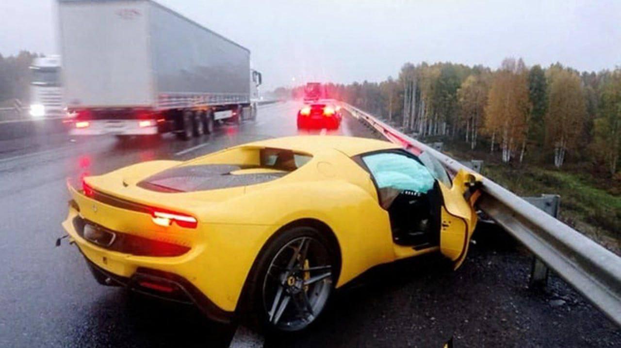 В России разбился дорогой Ferrari