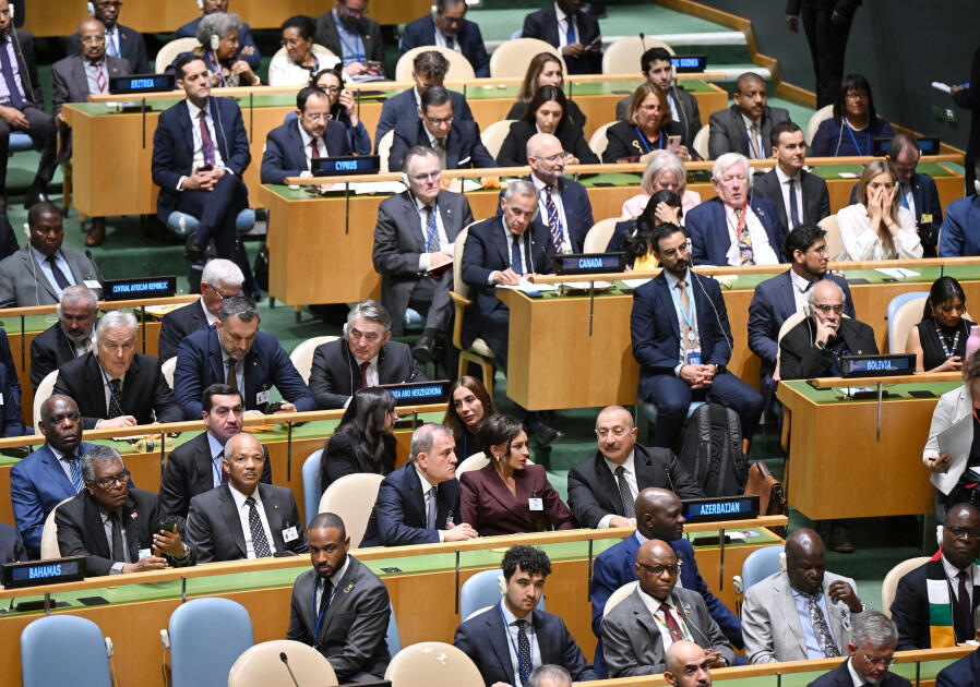 Prezident İlham Əliyev və birinci xanım Mehriban Əliyeva BMT Baş Assambleyasının 80-ci sessiyası çərçivəsində keçirilən yüksəksəviyyəli müzakirələrdə iştirak ediblər